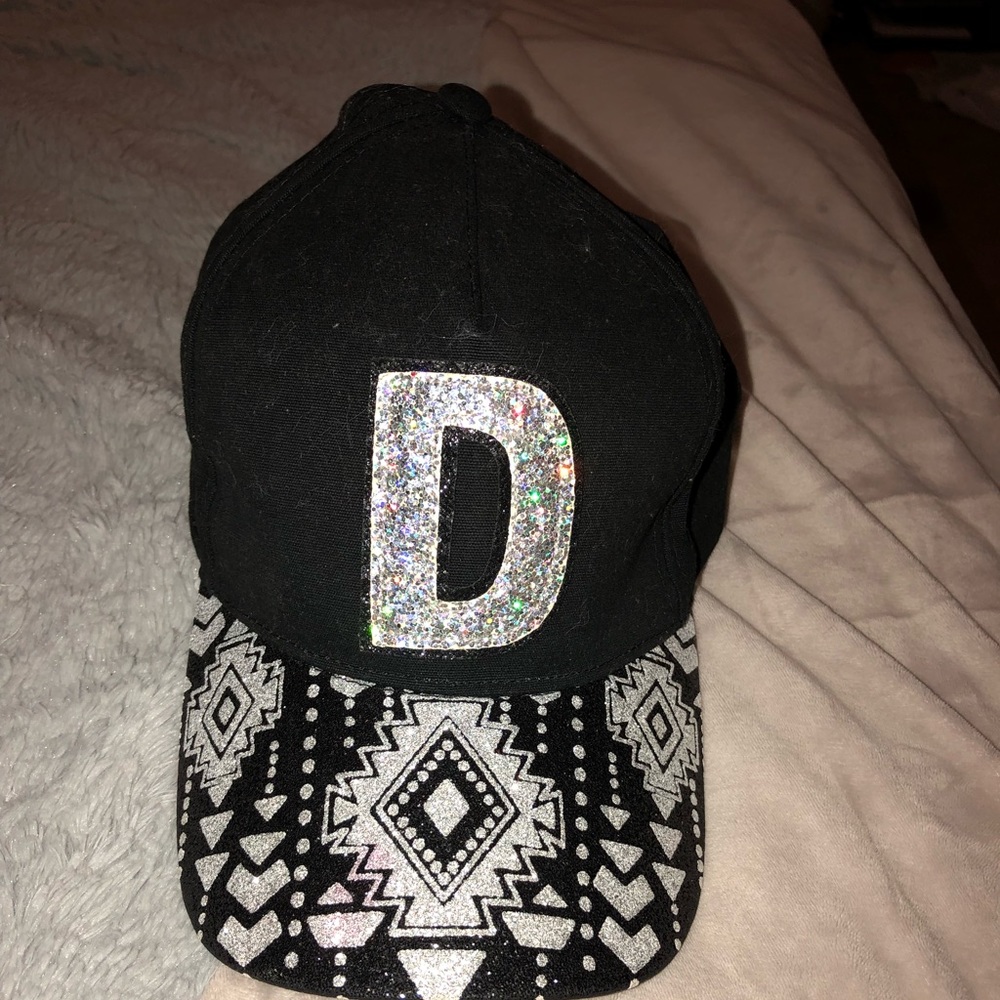 Black n silver D hat